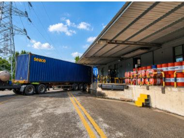 YUANGEN expédie des huiles moteur diesel et hydrauliques vers les marchés africains